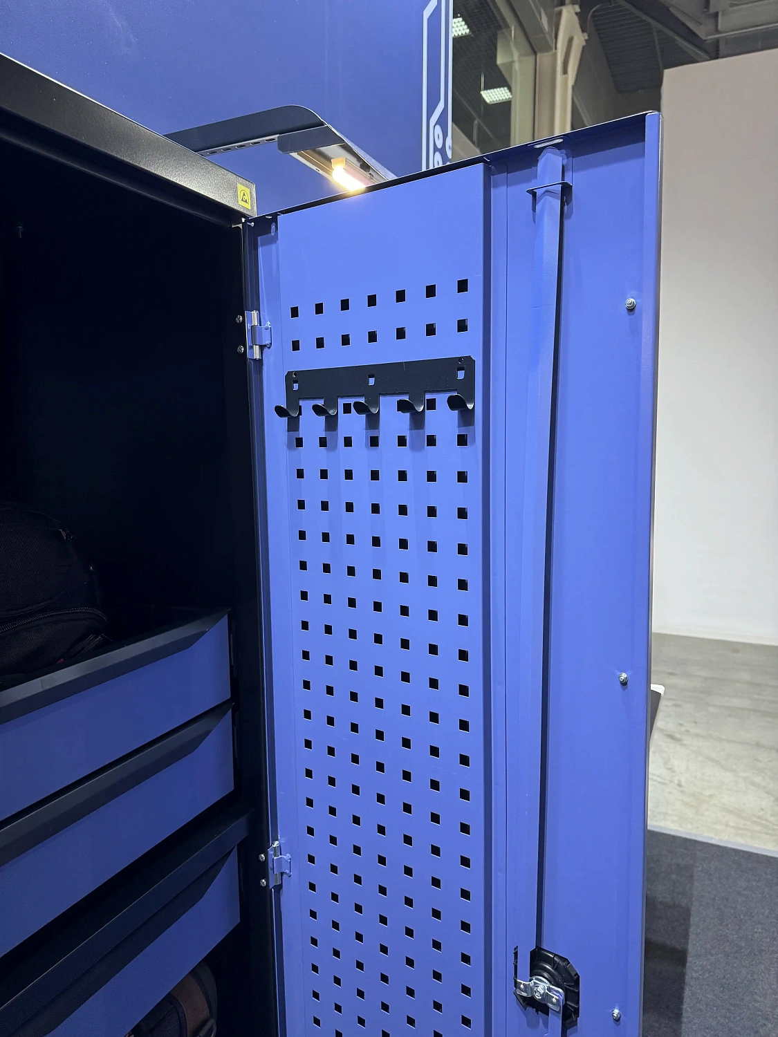 SPC 182.8B.4S Шкаф антистатический 1800x1000x500 мм