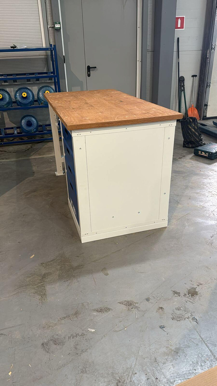 ER-00020611 Верстак однотумбовый WOKER PRO 1004.1500